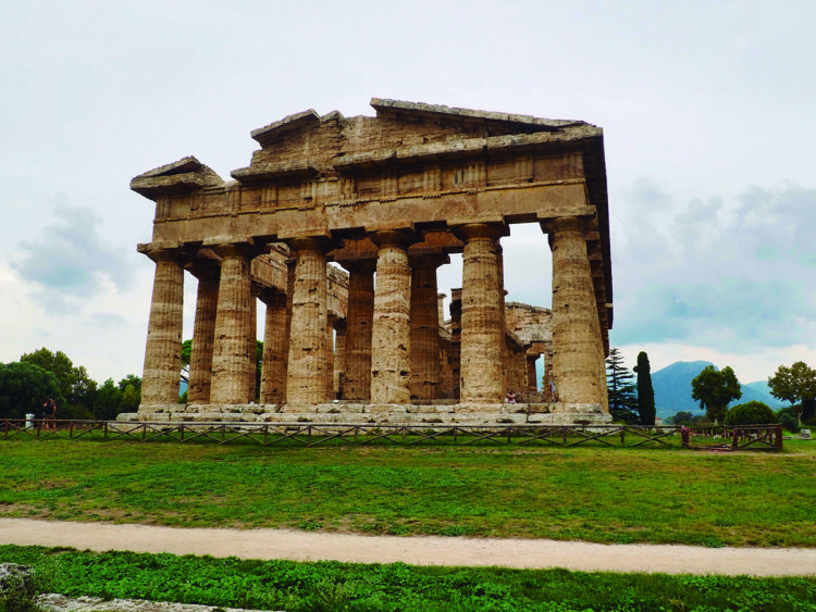 Paestum, Templo dórico de Poseidón, el de Neptuno según la mitología romana. (s. V a.C)
