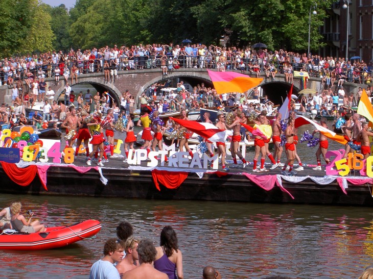  Canal Parade: Amsterdam imita Amsterdam